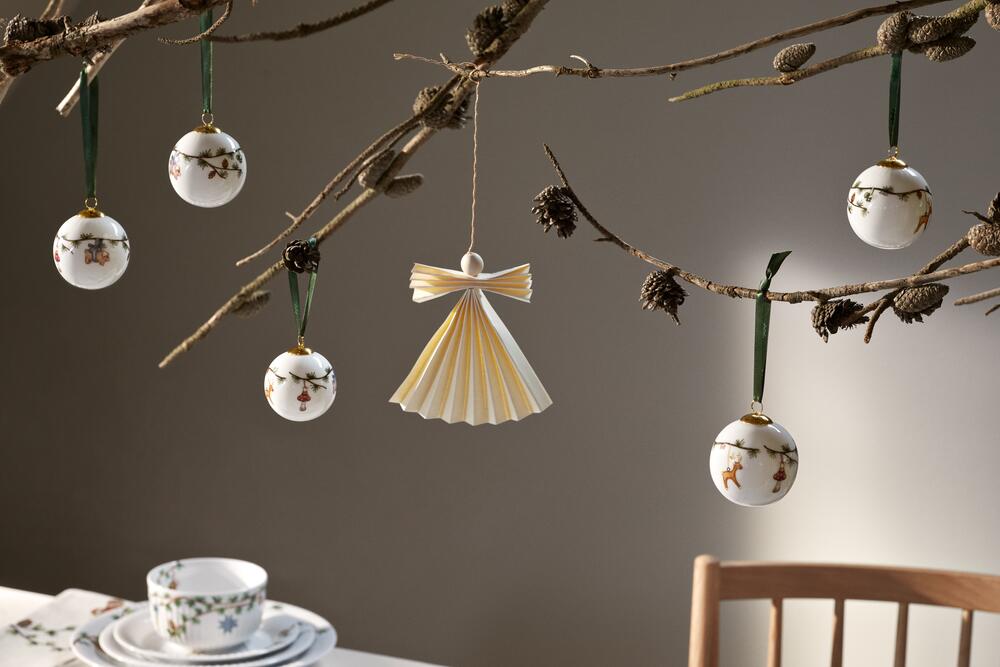 Hammershøi Christmas Kugle 2023, hvid m. deko - Ø6 cm.